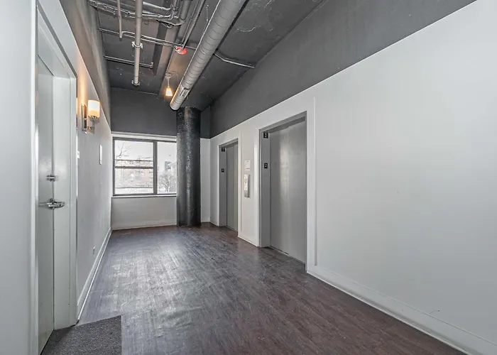Mccormick Place 2br With Patio, Skyline View And Optional Parking Sleeps 6 Near Soldier Field And Grant Park * Chicago