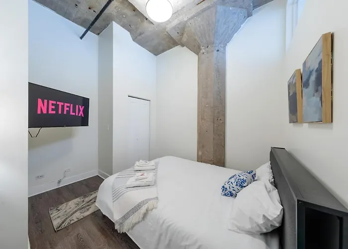 Apartamento Mccormick Place 2br With Patio, Skyline View And Optional Parking Sleeps 6 Near Soldier Field And Grant Park Chicago