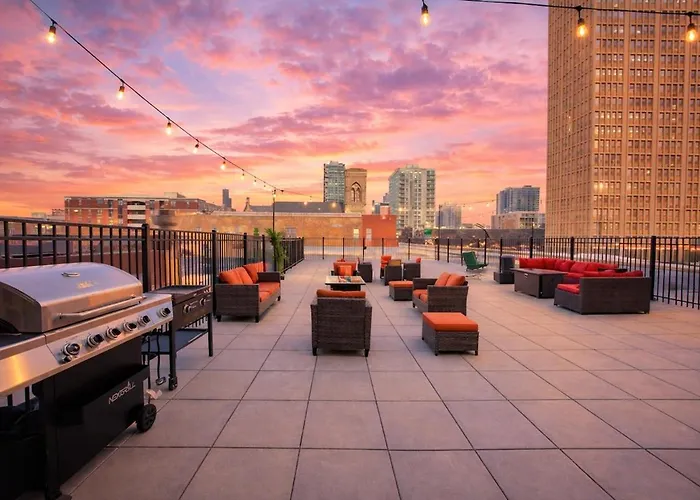 Mccormick Place 2br With Patio, Skyline View And Optional Parking Sleeps 6 Near Soldier Field And Grant Park Apartamento